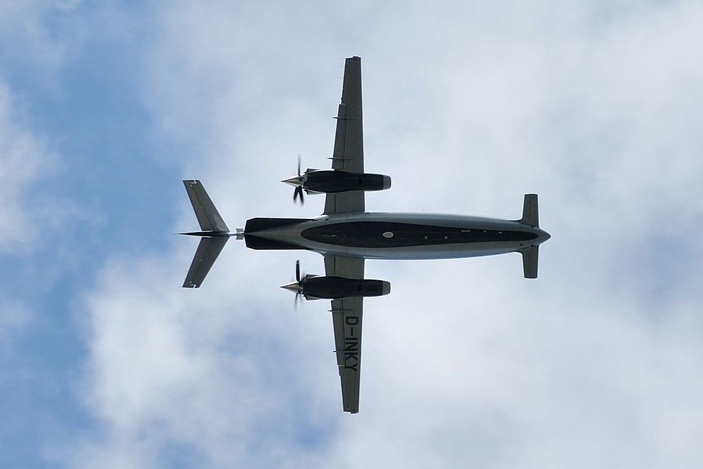 Piaggio P.180 Avanti vu de dessous