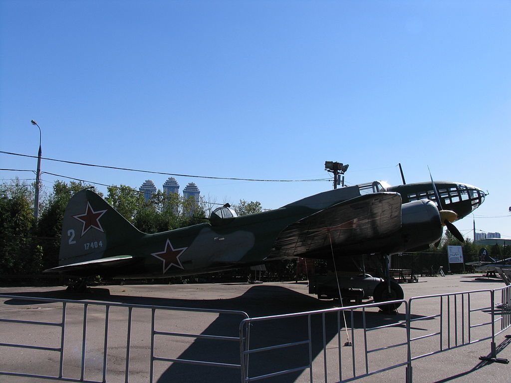 Iliouchine Il-4 Bob soviétique de profil