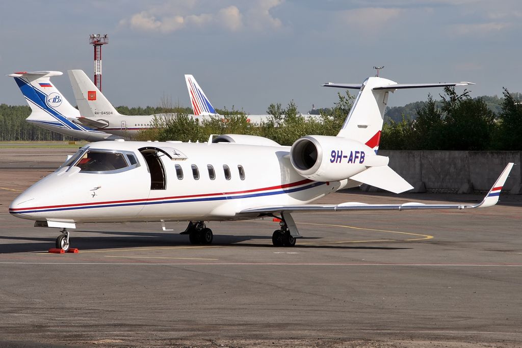 Learjet 60XR vu de l'avant