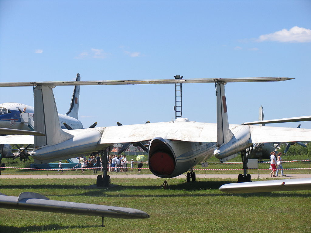 Myasishchev M-17 Mystic-A vu de l'arrière