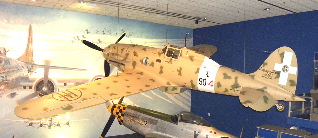 Macchi C.202 Folgore de la Regia Aeronautica exposé