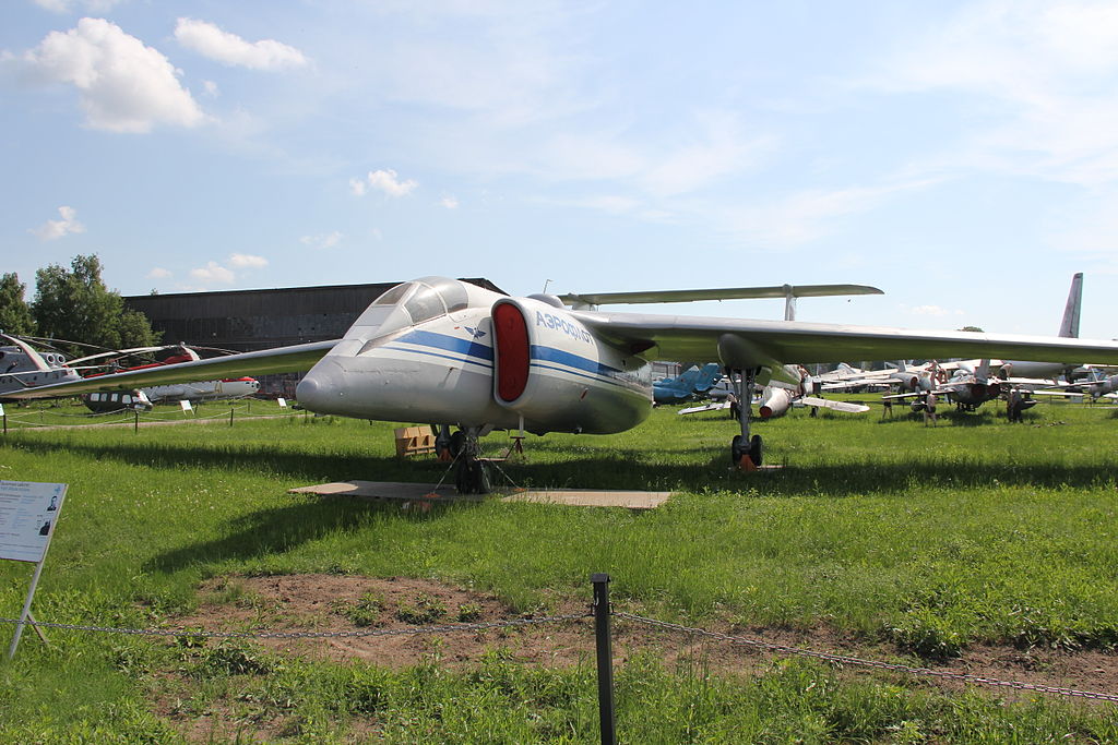Myasishchev M-17 Mystic-A vu de l'avant