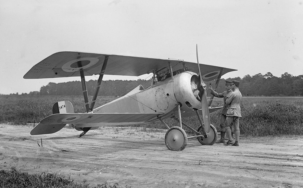 Nieuport 17 au sol