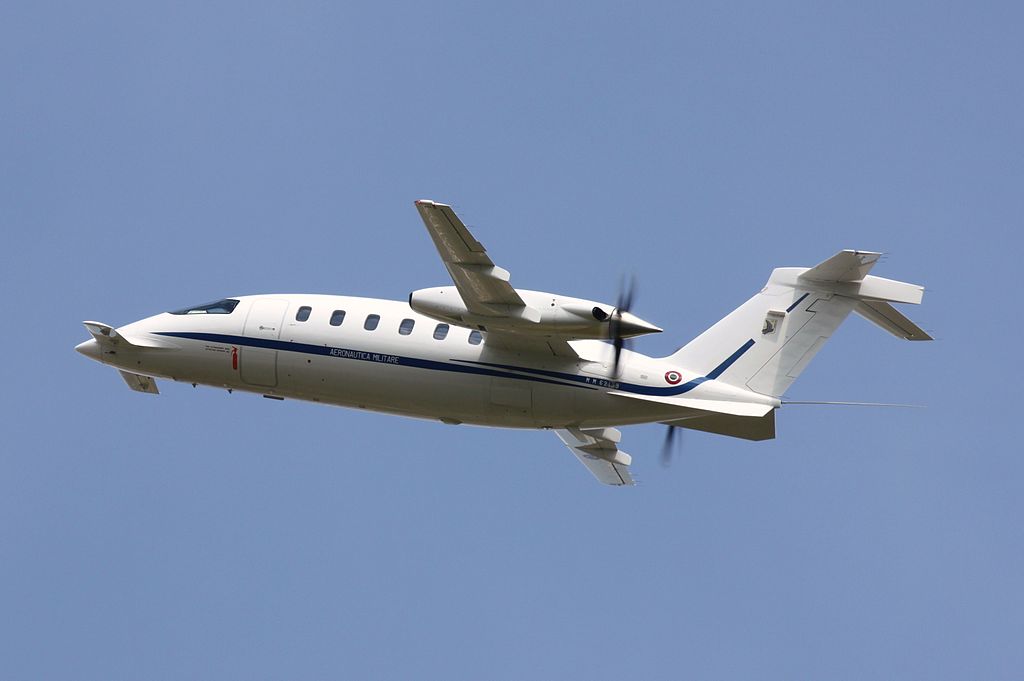 Piaggio P.180 Avanti italien en vol