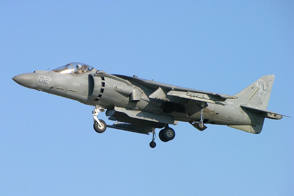 McDonnell Douglas AV-8B Harrier II de l'USMC en sustentation