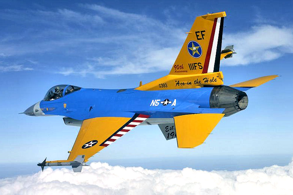 General Dynamics F-16C Block 25 de l'USAF en vol