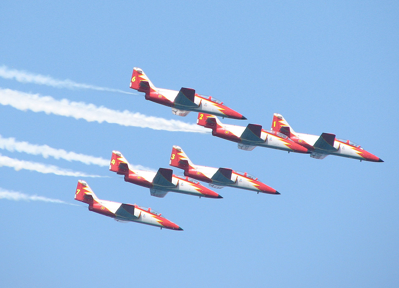 CASA C-101EB Aviojet de la patrouille Patrulla Aguilla en formation