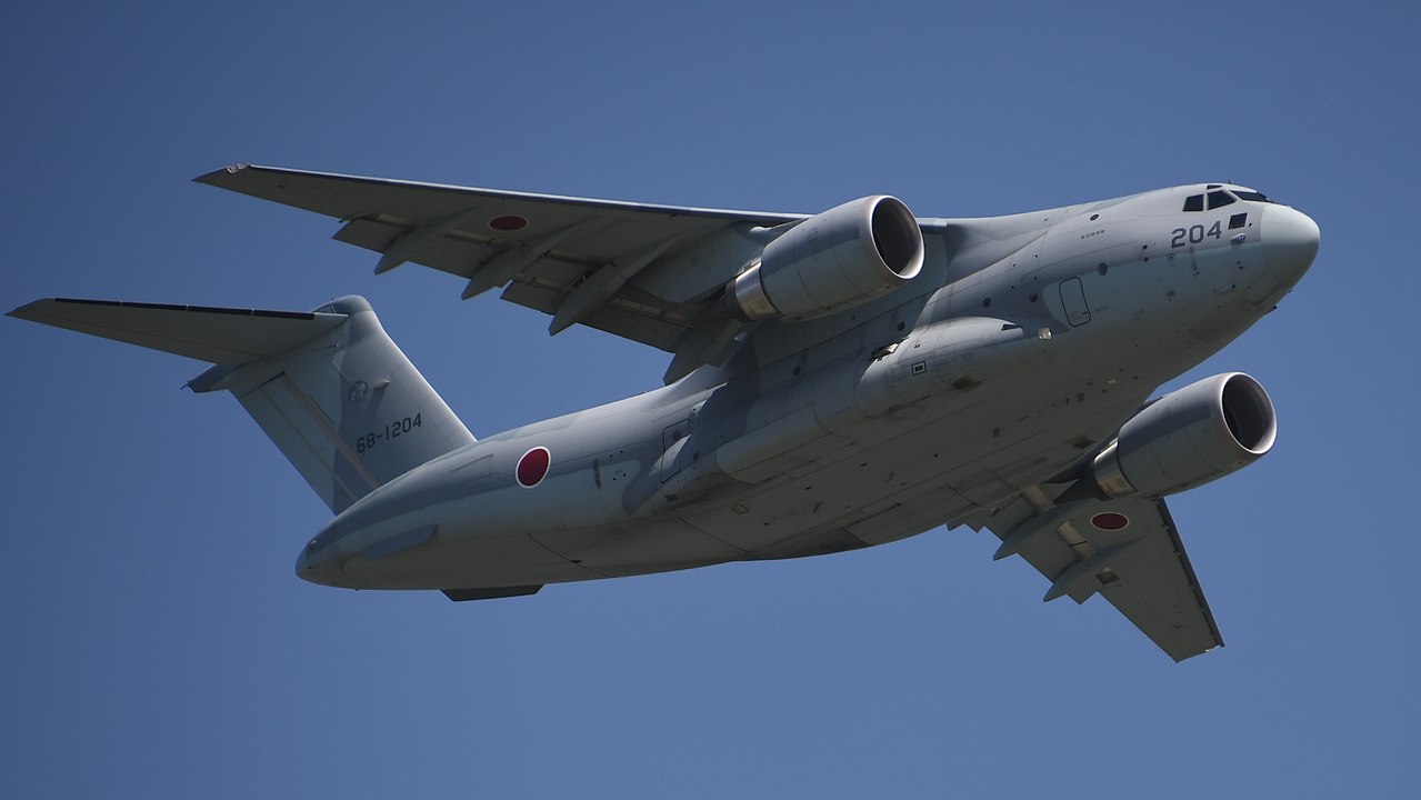 Kawasaki C-2 japonais en vol