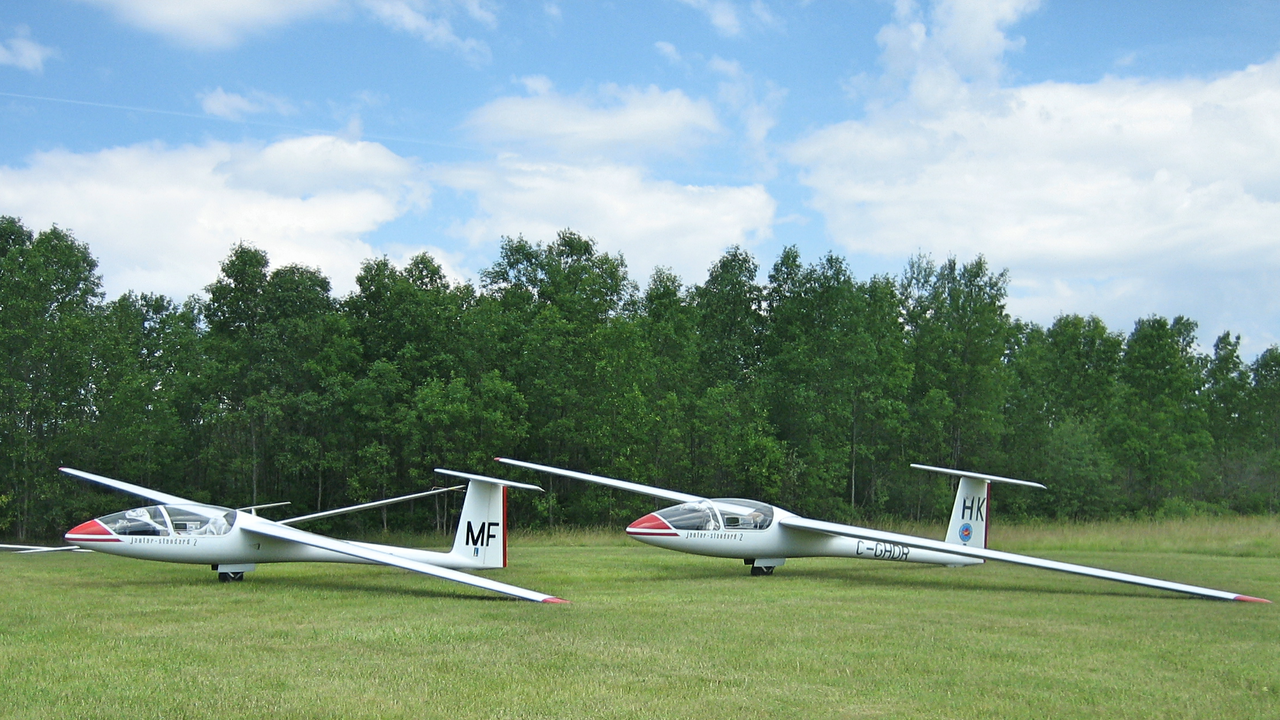 PZL SZD-48 Jantar Standard 2 au sol