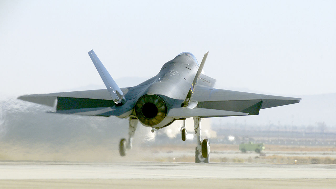 Lockheed-Martin X-35C au décollage vu de l'arrière