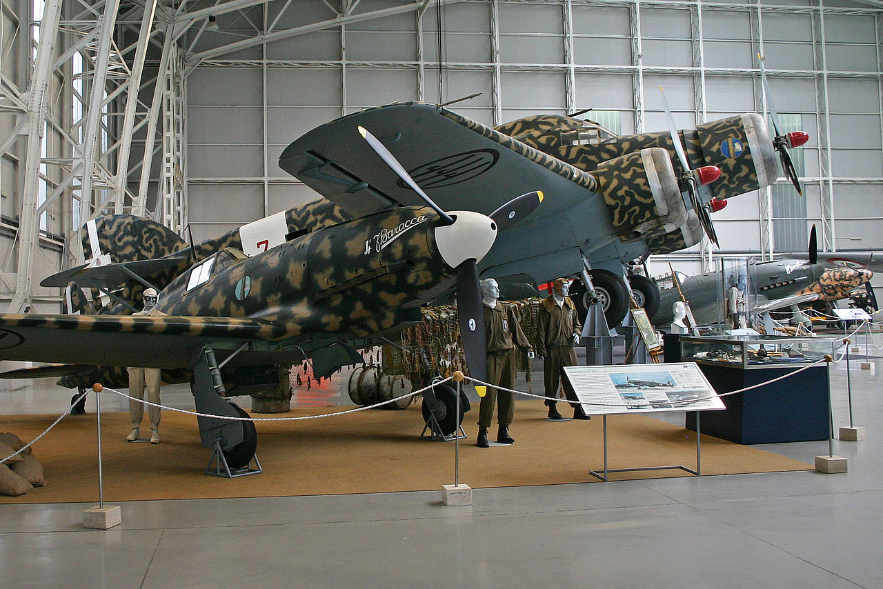 Savoia-Marchetti SM.79 préservé avec un Macchi C.202