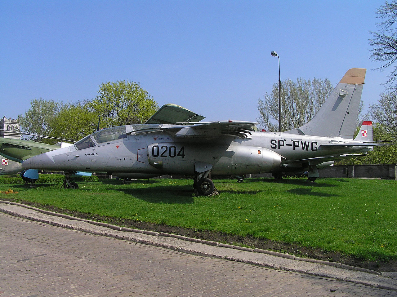 PZL I-22 Iryda (M-96) vu de profil