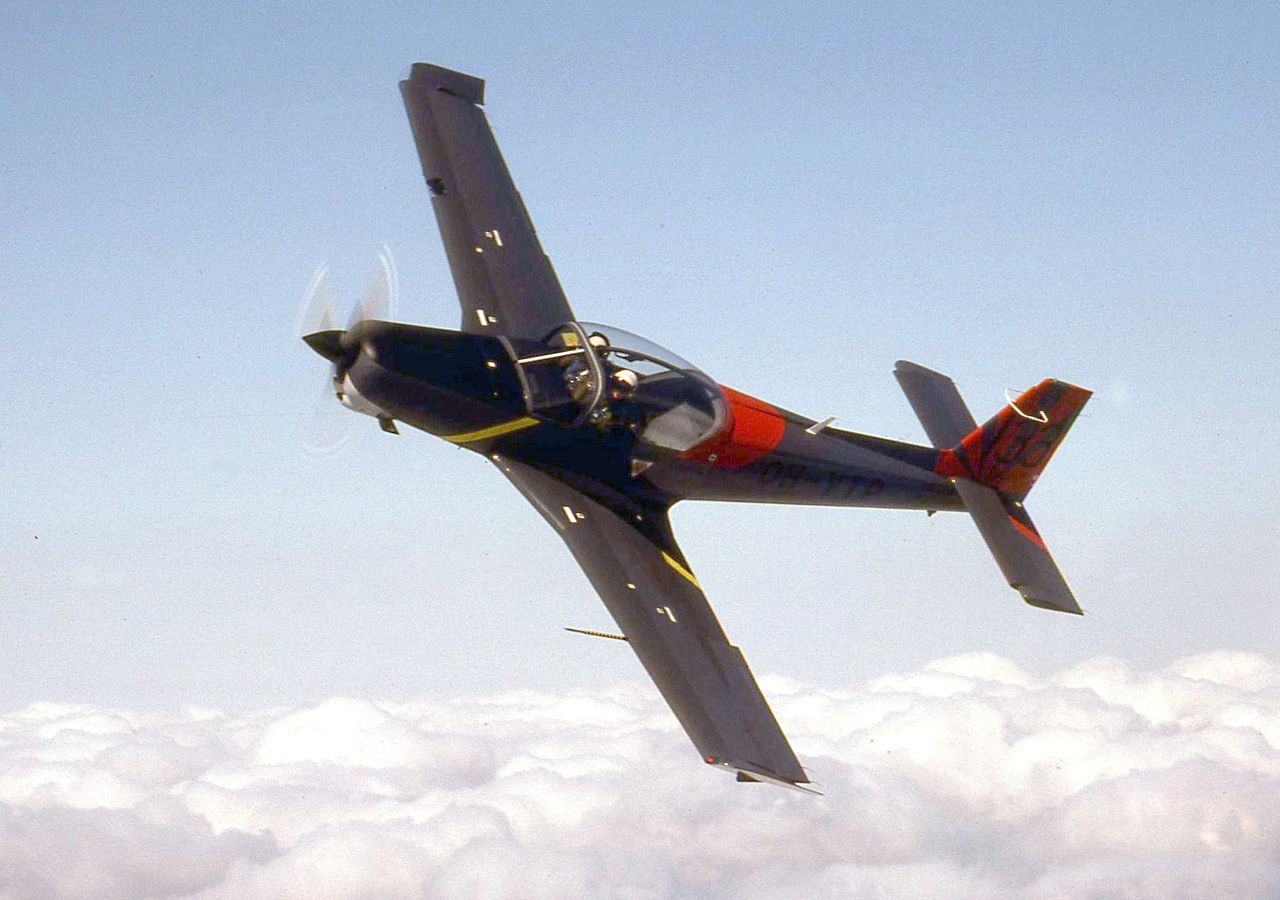 Valmet L-90 Redigo en vol