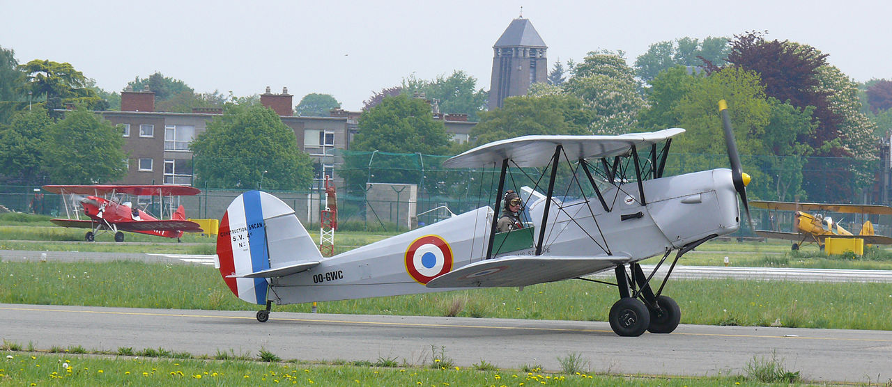Stampe SV.4A aux couleurs françaises