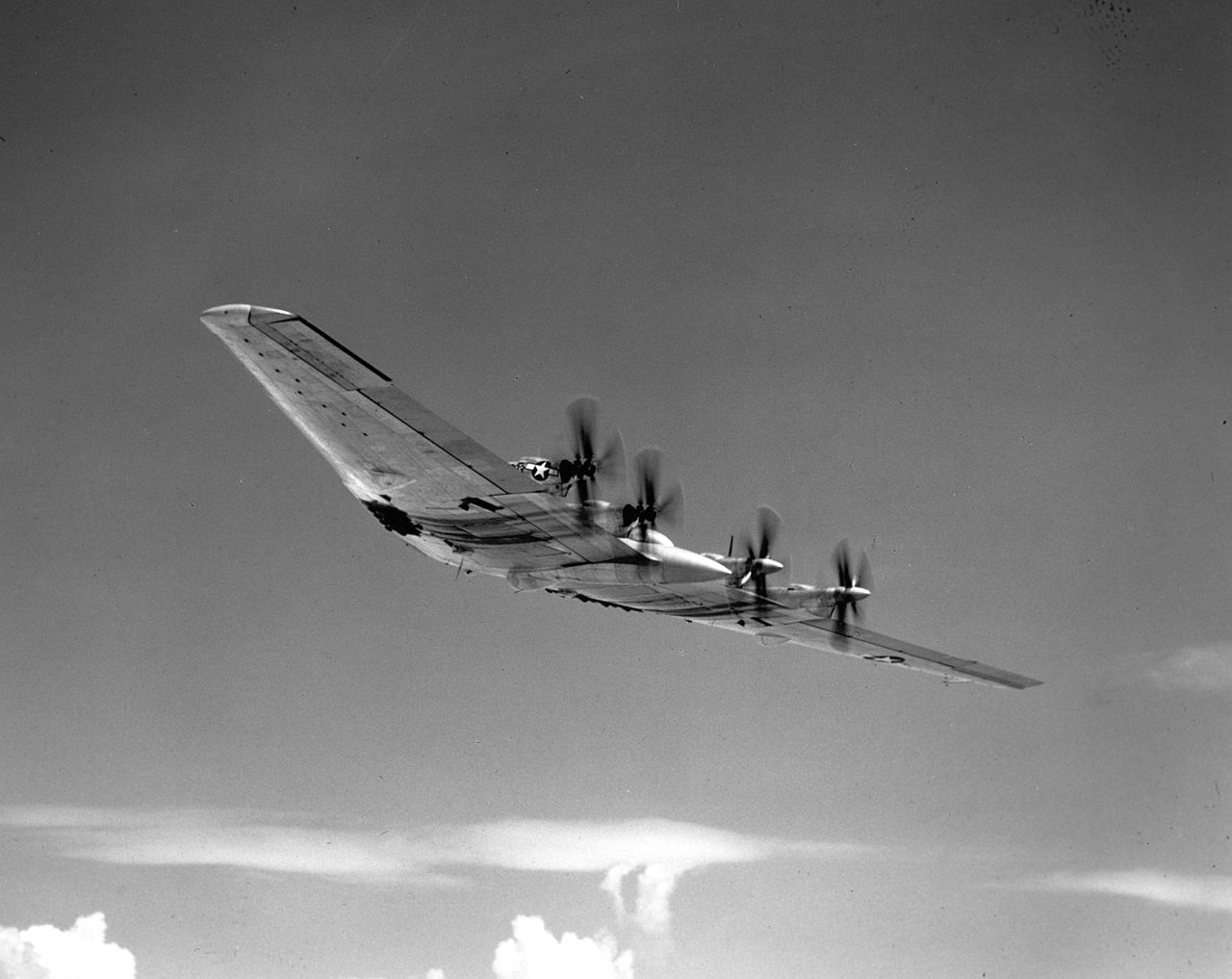 Northrop B-35 (XB-35) en vol