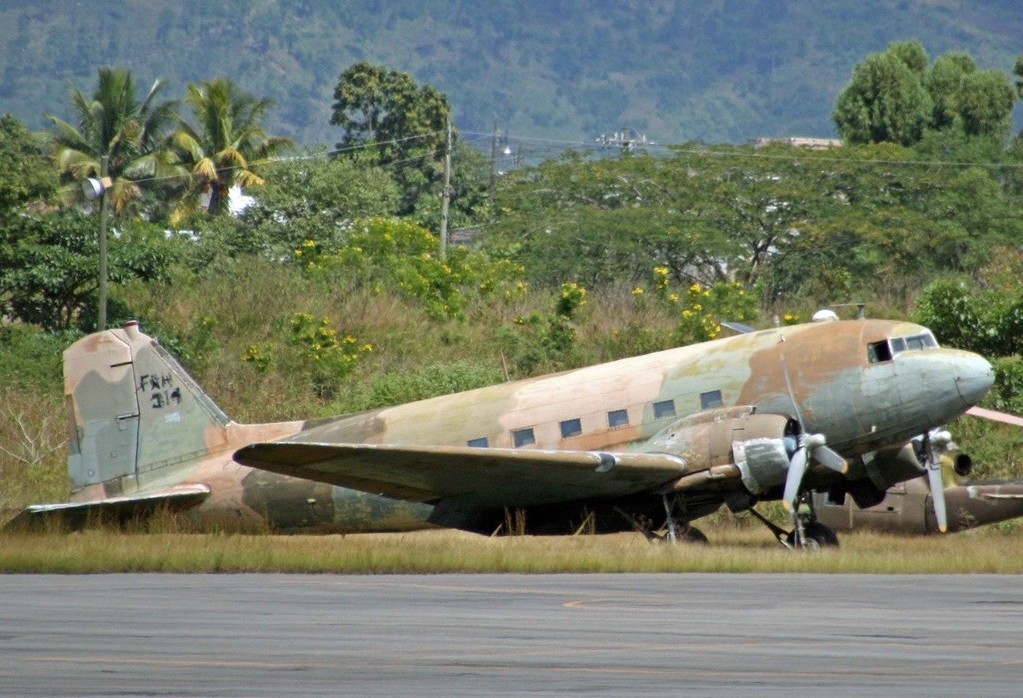 Douglas C-47A Dakota hondurien