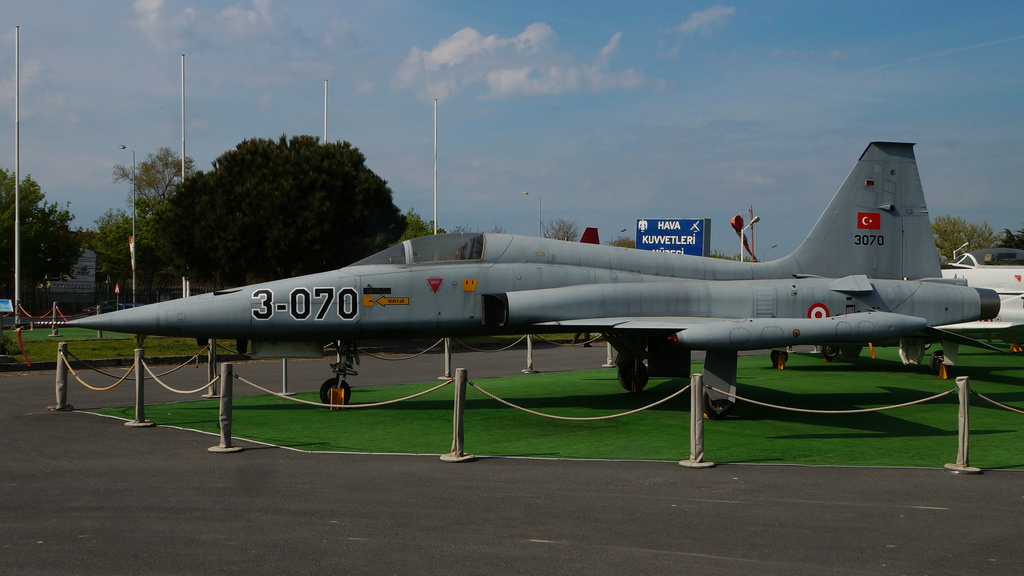 Canadair NF-5A Freedom Fighter turc gris