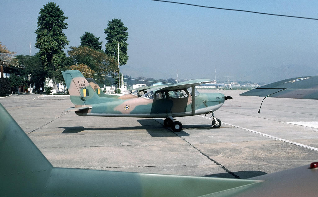 Neiva 591 Regente (L-42) camouflé