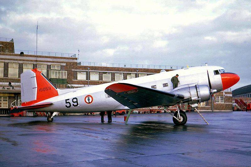 Douglas C-47 Dakota de la marine française