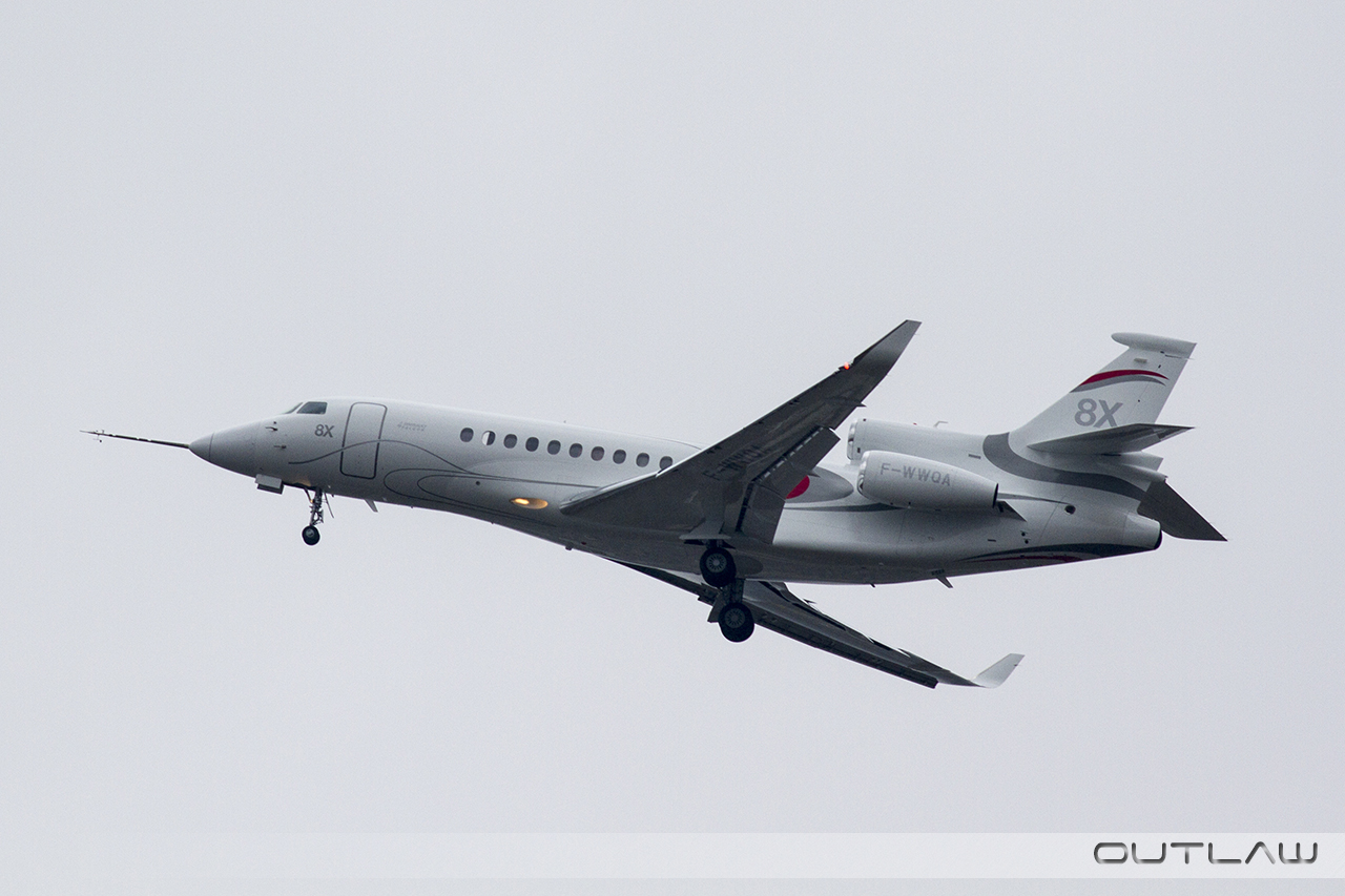 Dassault Falcon 8X au décollage - Prototype par Outlaw
