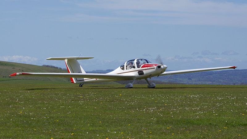 Grob G-109B civil au sol