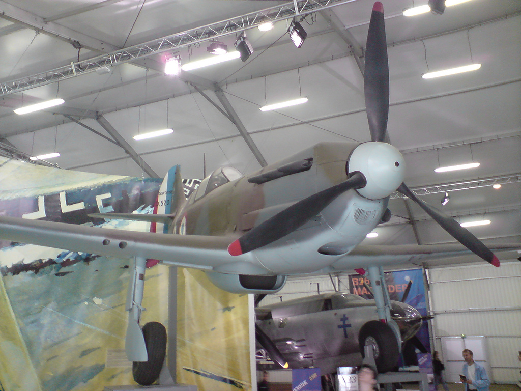 Dewoitine D.520 français vu de l'avant