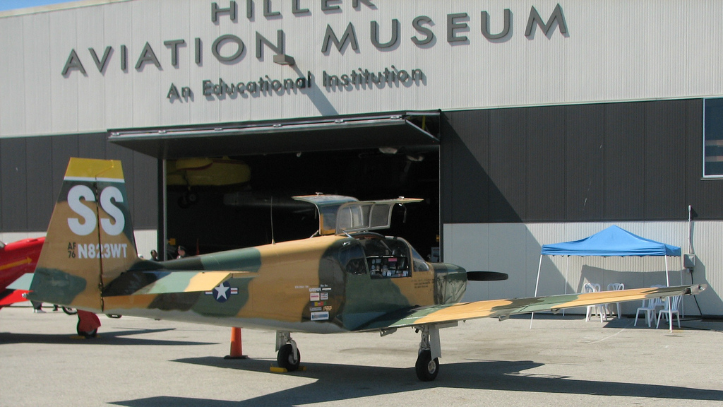 IAR 823 de collection vu de l'arrière