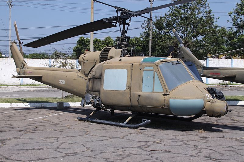 Bell UH-1M Iroquois salvadorien
