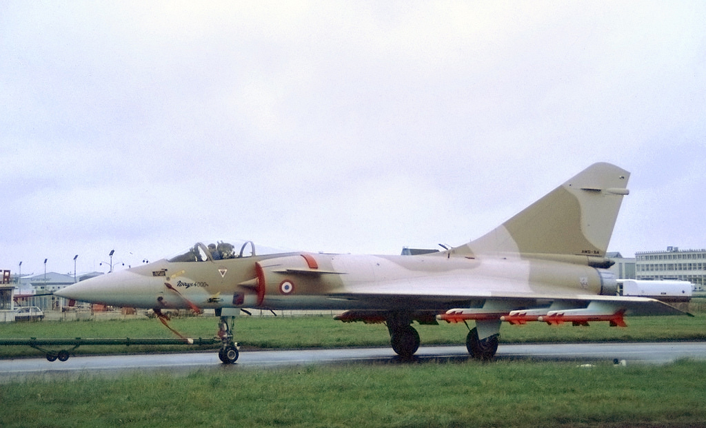 Dassault Mirage 4000 en camouflage sable