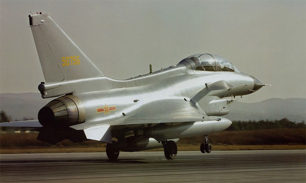 Chengdu J-10S chinois au décollage