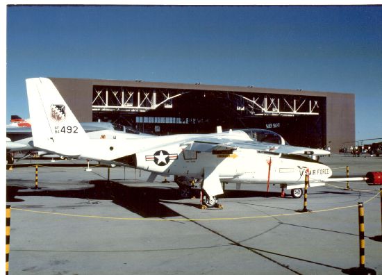 Fairchild T-46 Eaglet vu de côté