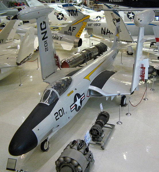 McDonnell F-2D / F2H-4 Banshee exposé à Pensacola