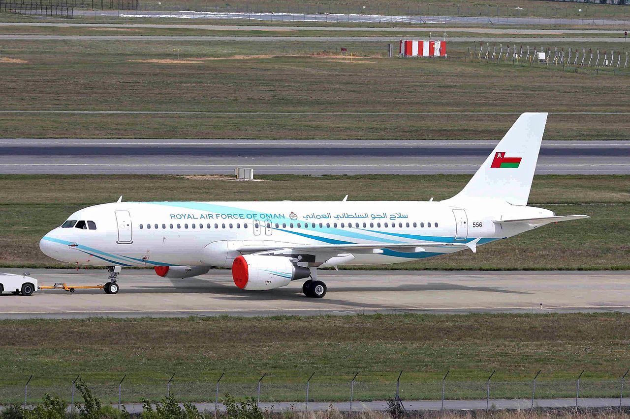 Airbus A320-214 omanais