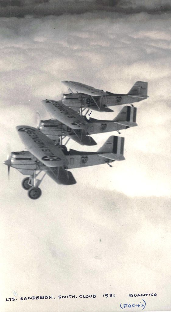 Curtiss F6C-4 Hawk de l'USMC en formation