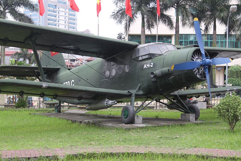 Antonov An-2 Colt vietnamien