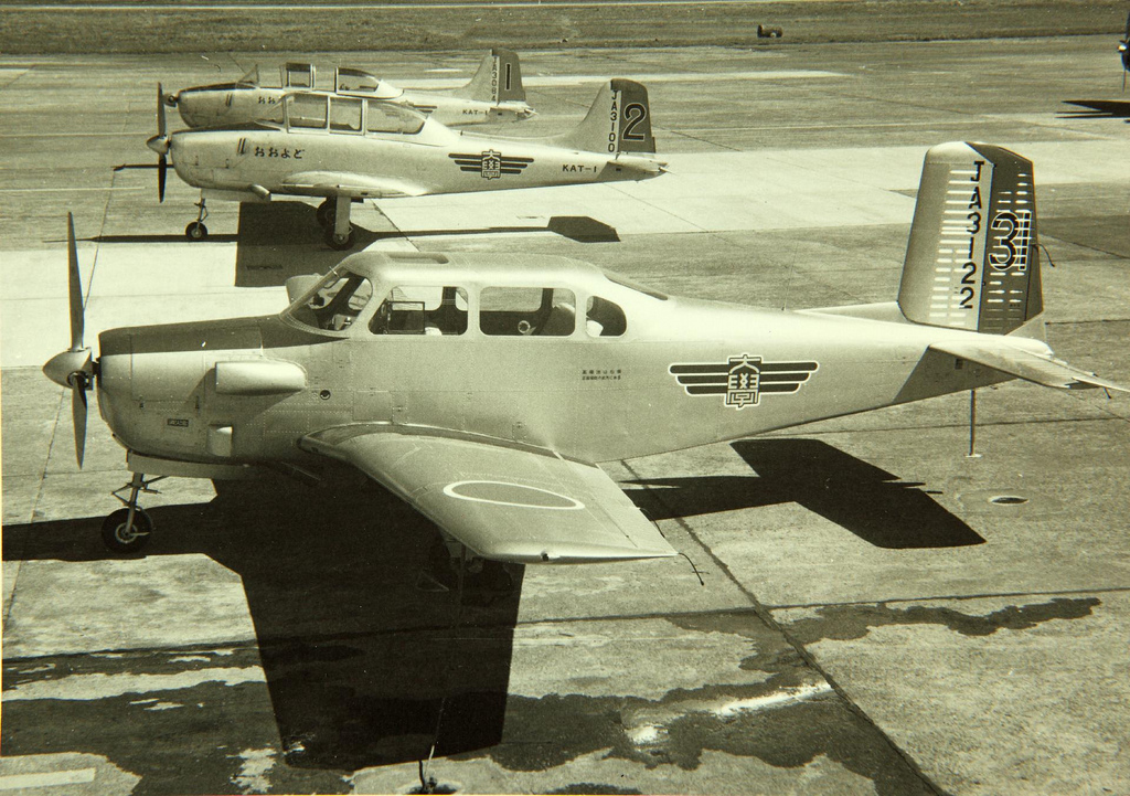 Fuji LM-1 Nikko et Kawasaki KAT-1