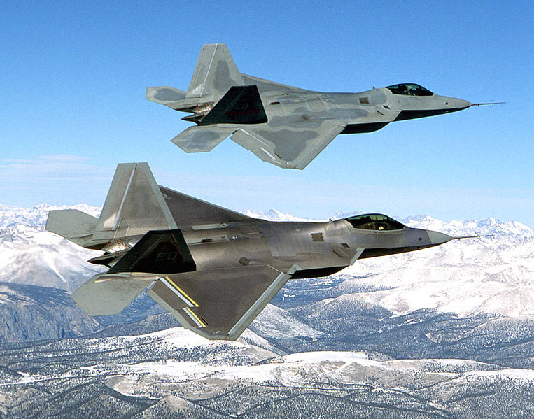 Lockheed-Martin F-22 Raptor de l'USAF en formation