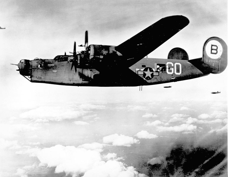 Consolidated B-24J Liberator de l'USAAF en vol
