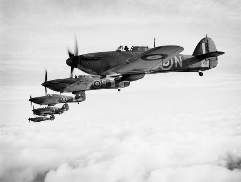 Hawker Sea Hurricane IB de la Royal Navy en formation
