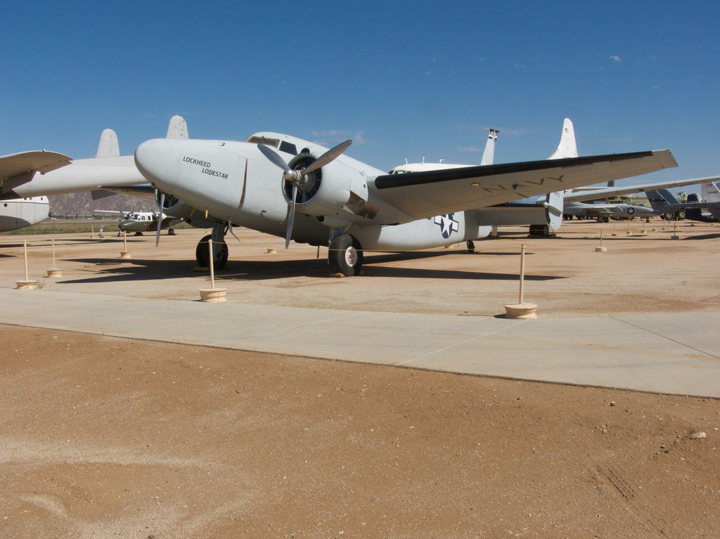 Lockheed 18 Lodestar de l'US Navy