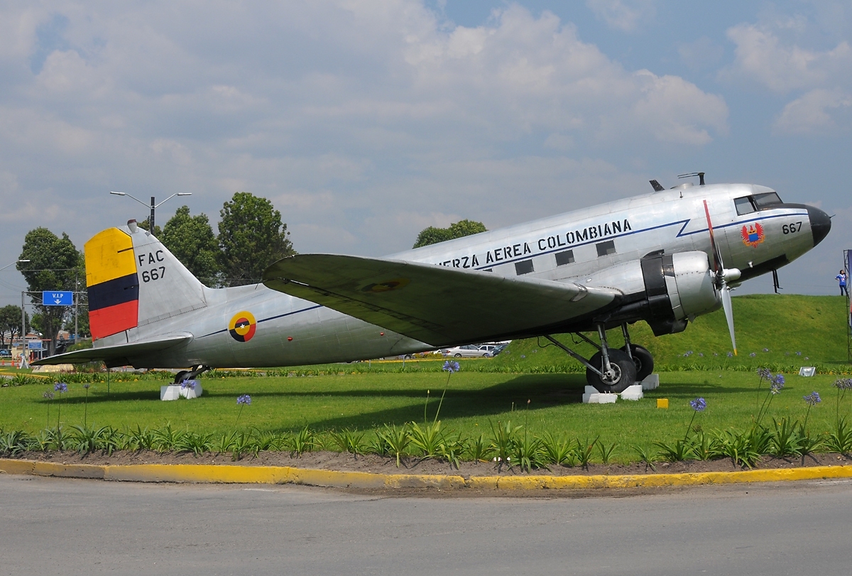 Douglas C-47A Dakota colombien