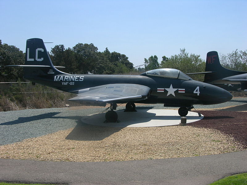 McDonnell F-2 Banshee (F2H-2) de l'USMC exposé
