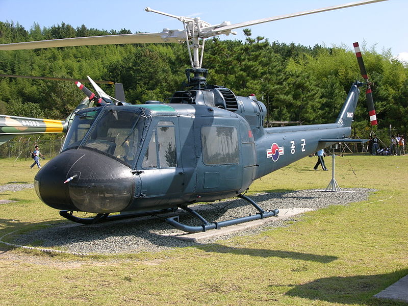 Bell UH-1B Iroquois sud-coréen exposé