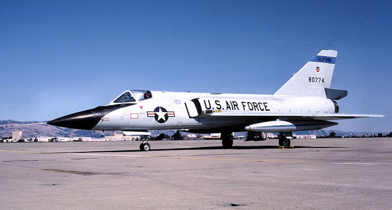 Convair F-106A Delta Dart au sol