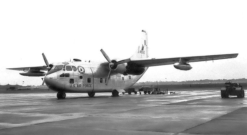 Fairchild C-123B Provider de l'USAF au sol