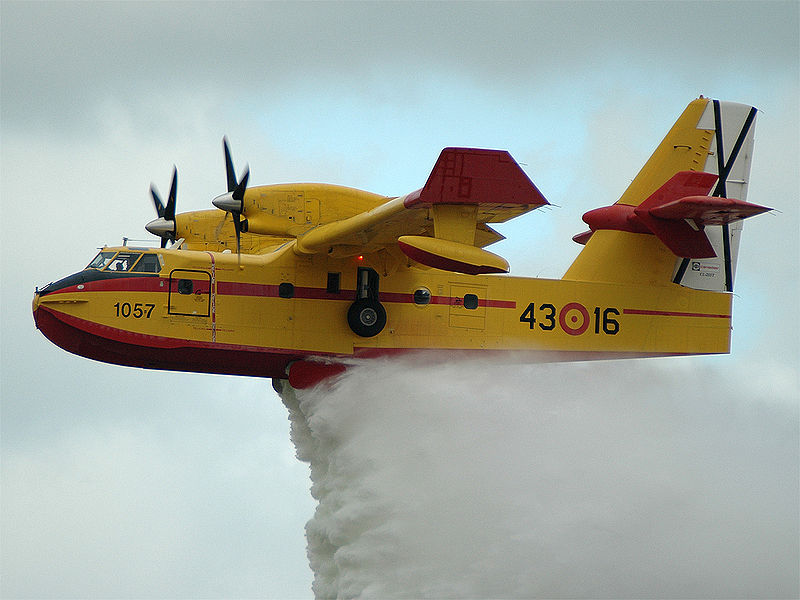 Canadair CL-215T Scooper espagnol en vol