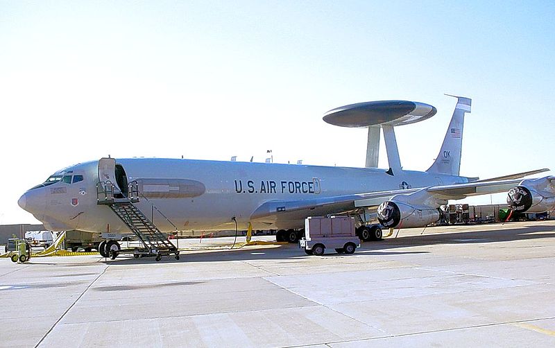 Boeing E-3G Sentry de l'USAF au sol