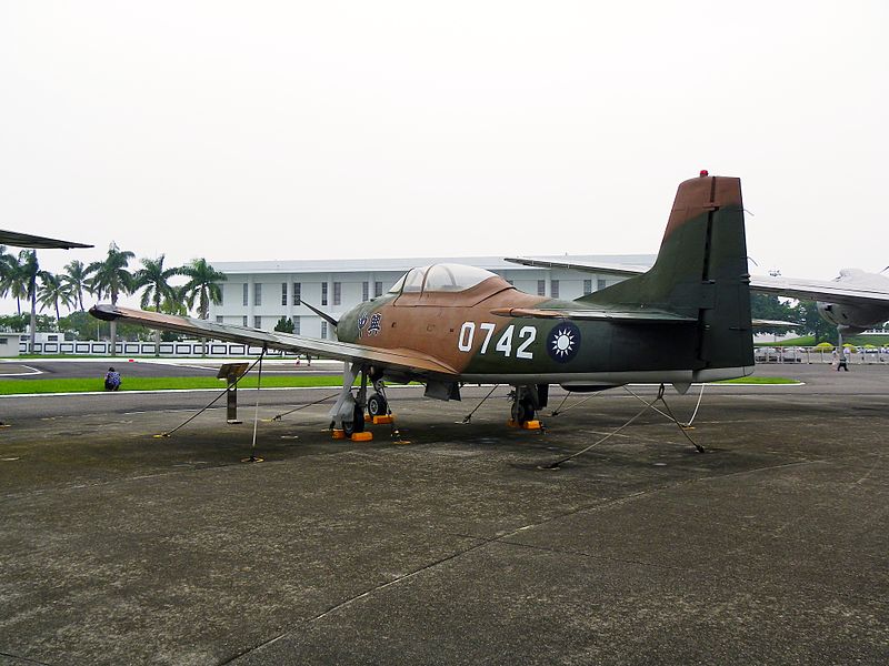 AIDC T-CH-1 Chung-Hsing taïwanais vu de l'arrière
