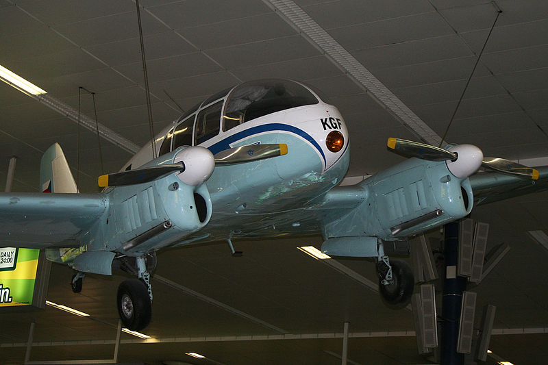 Aero Ae-45S civil de face