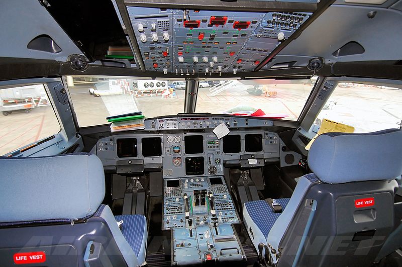 Airbus A320-200 - Cockpit